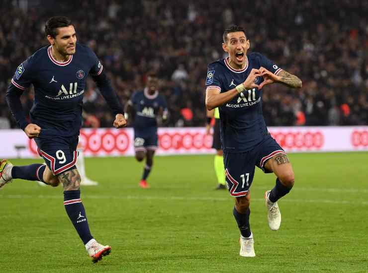 Di Maria festeggia con Icardi un gol al PSG - credits: Getty Images. Il Calcio Magazine