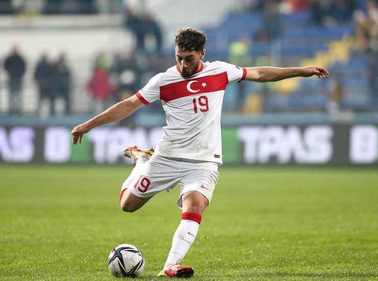 Kokcu con la maglia della Turchia - credits: Getty Images. Il Calcio Magazine