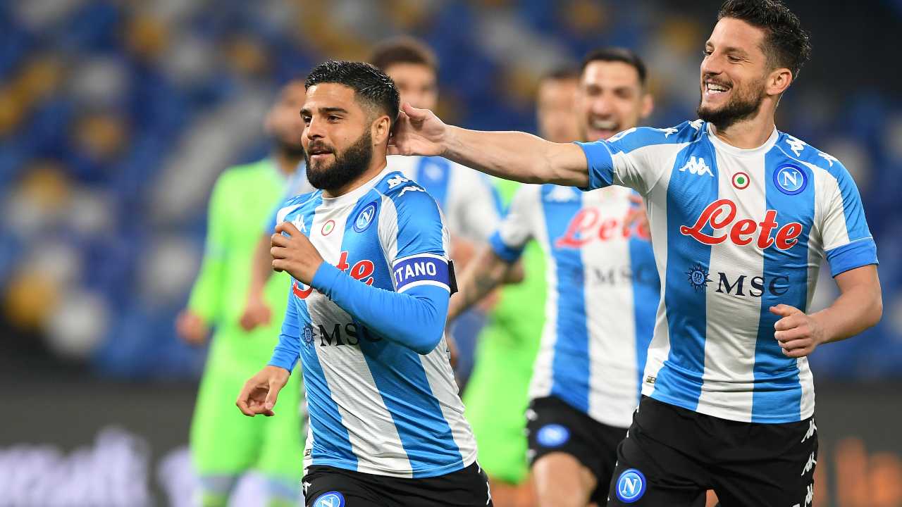 Lorenzo INsigne e Dries Mertens festeggiano dopo un gol (Credit Foto Getty Images)