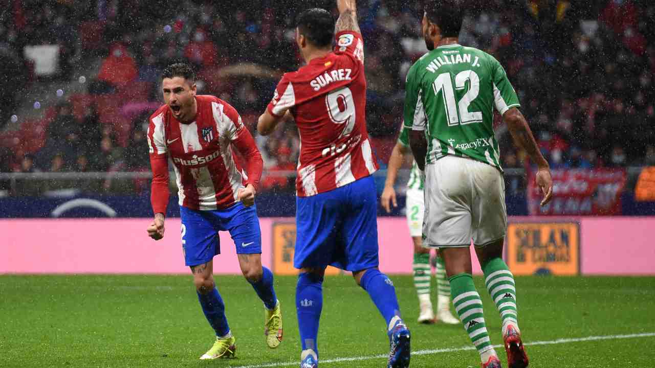 Giocatori dell'Atletico festeggiano il gol contro il Betis - credits: Getty Images. Il Calcio Magazine