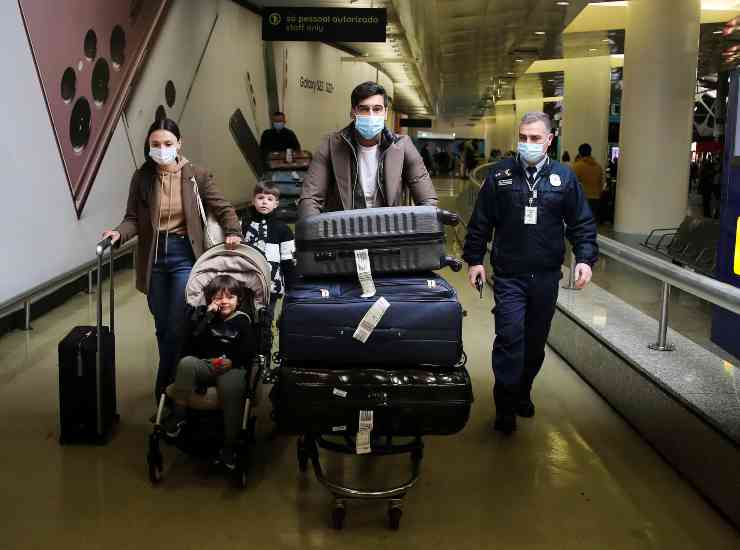 Fonseca all'aeroporto di Lisbona - credits: Ansa Foto. Il Calcio Magazine