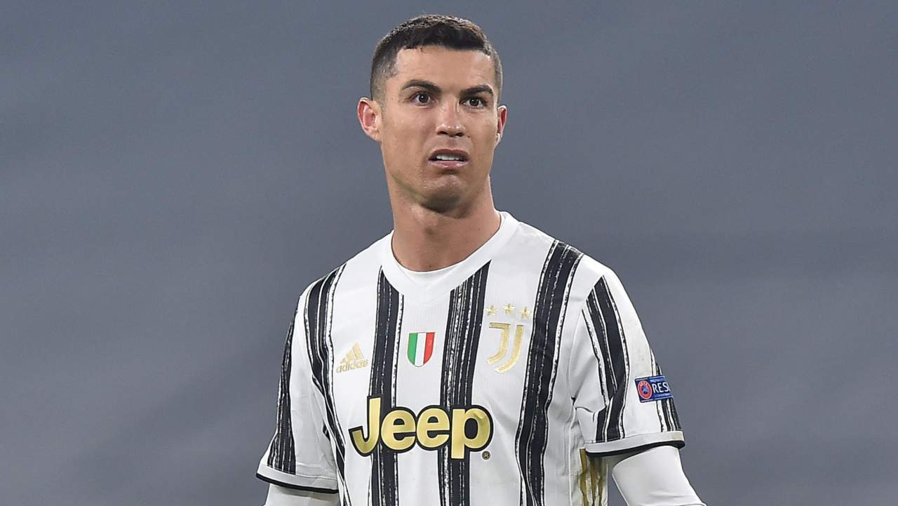 Cristiano Ronaldo con la maglia della Juventus (credit: Ansa)