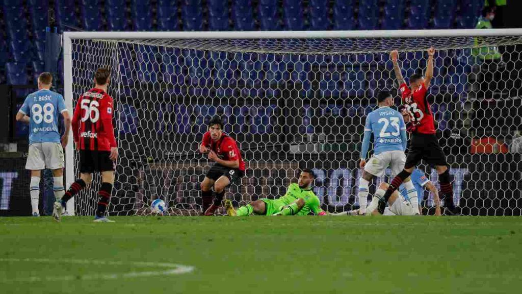 Lazio Milan Rivolta Social Dura Lite In Campo E Tifosi Inferociti 