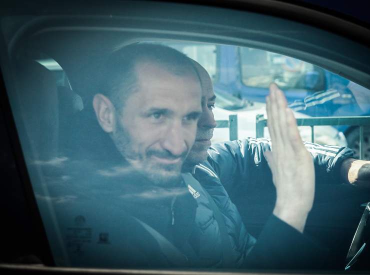 Il calciatore della Juventus Giorgio Chiellini esce dalla procura dopo l'interrogatorio in relazione all'inchiesta Prisma (Credit Foto Ansa)