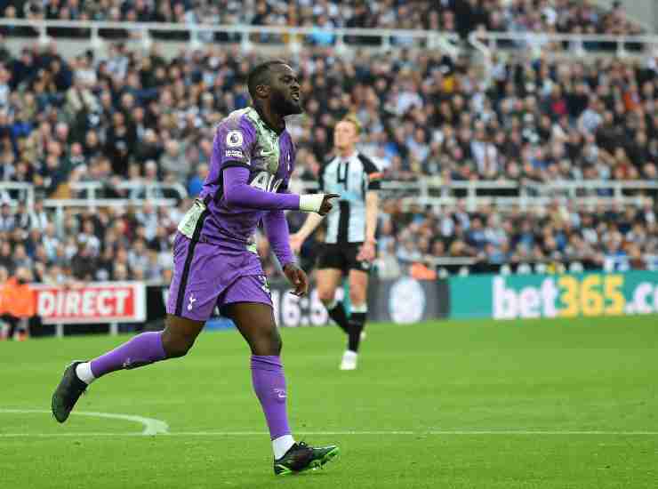 Tanguy Ndombele, centrocampista attualmente in prestito al Lione [Credit: ANSA] - Il Calcio Magazine