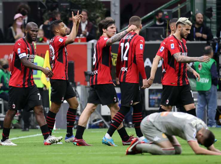 Giocatori del Milan esultano dopo il gol (Credit Foto Ansa)