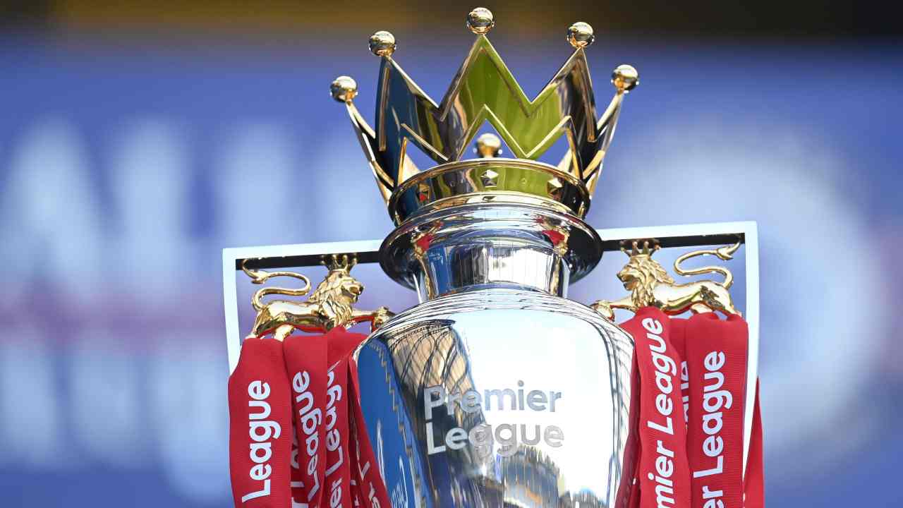 Il trofeo della Premier League [Credit: ANSA] - Il Calcio Magazine