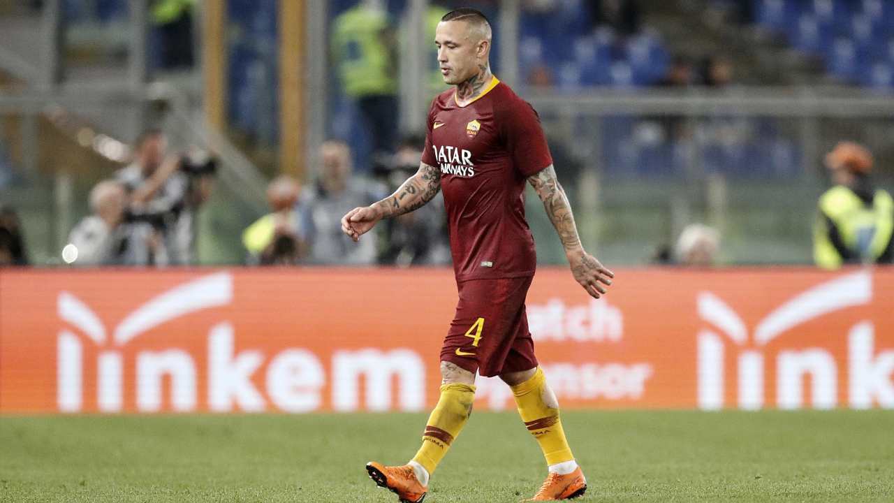 Nainggolan con la maglia della Roma - credits: Ansa Foto. Il Calcio Magazine