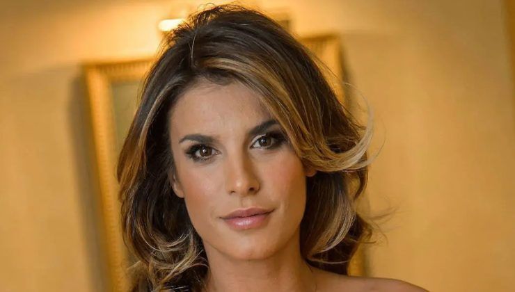 Elisabetta Canalis mette in mostra il lato B