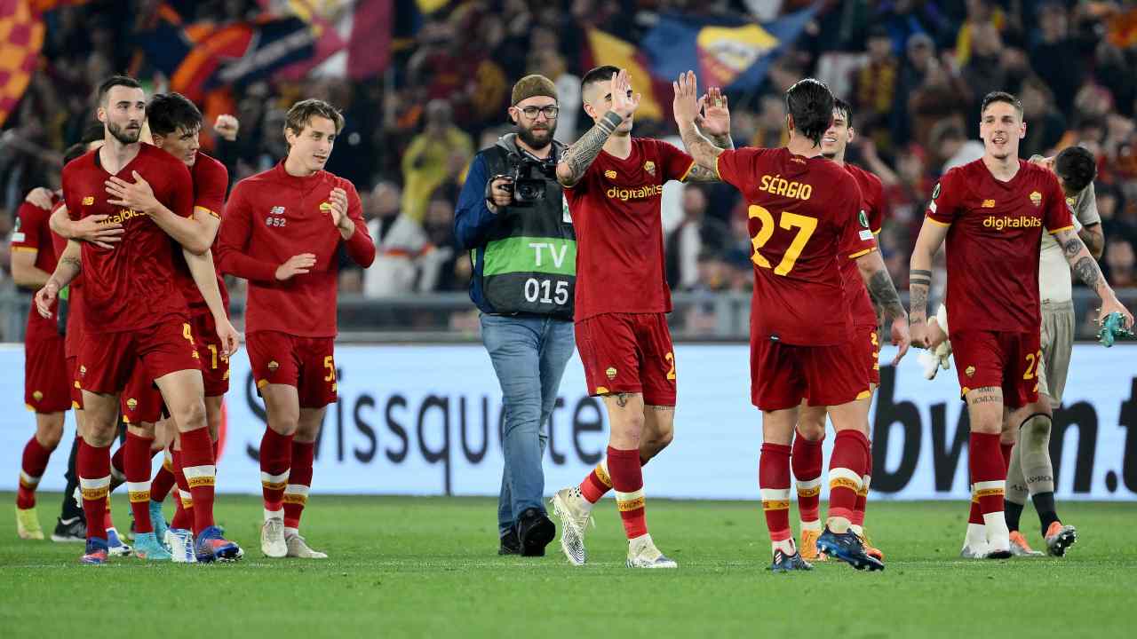 I giocatori della Roma esultano per il traguardo della finale (Credit Foto Ansa)