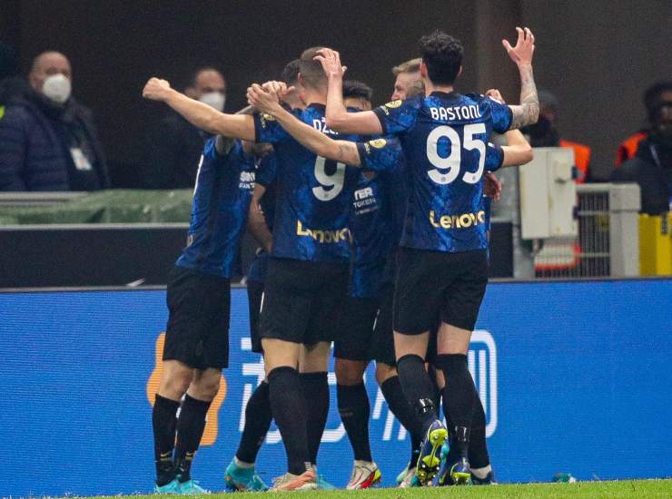 Giocatori dell'Inter festeggiano il gol (Credit Foto Ansa)