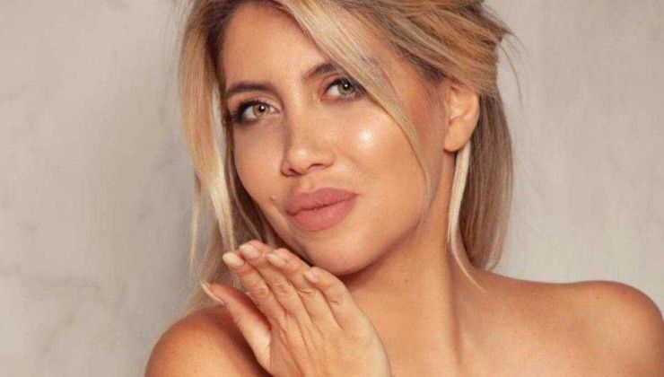 Wanda Nara fuma un sigaro cubano