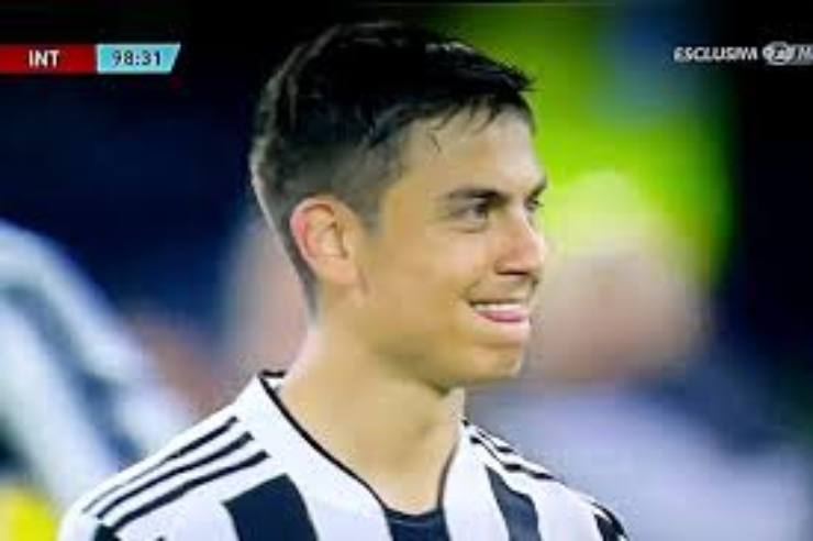 Sorriso di Paulo Dybala dopo il gol di Perisic (credit: Fanpage)