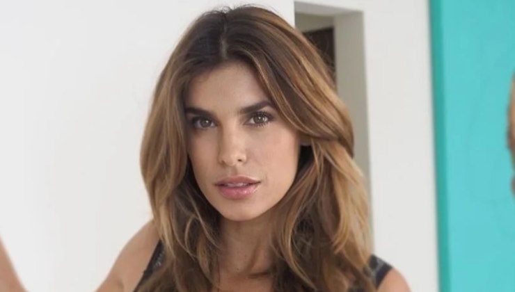 Elisabetta Canalis e la foto senza reggiseno