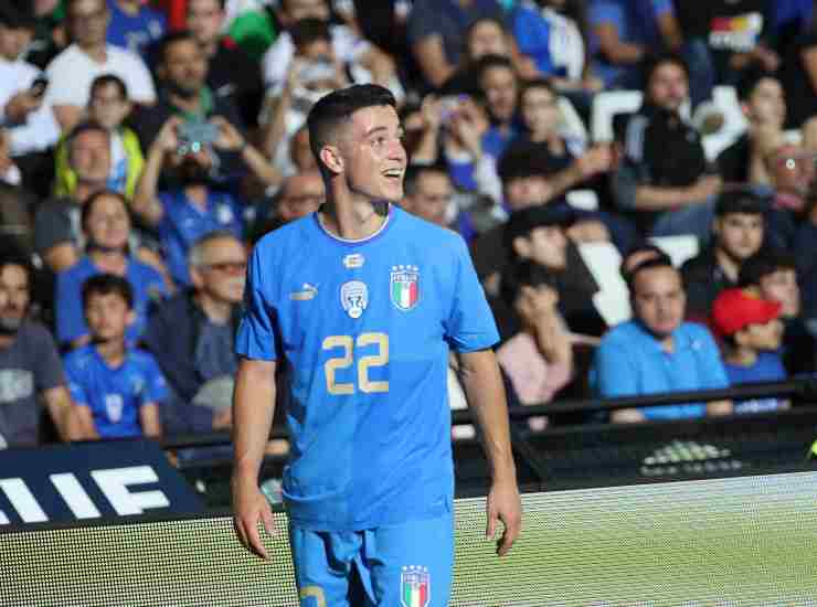 Giacomo Raspadori con la maglia dell'Italia [Credit: ANSA] - Il Calcio Magazine