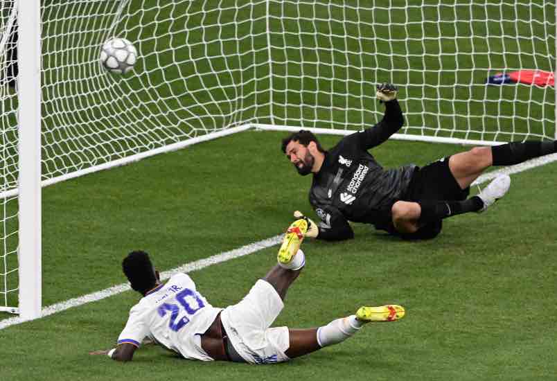 Vinicius Junior segna il gol vittoria per il Real Madrid in finale di Champions League