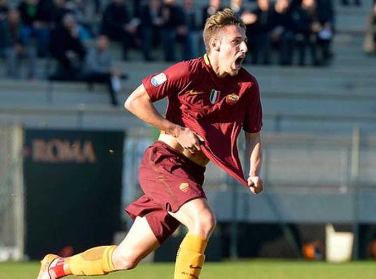 Frattesi esulta dopo un gol nel derby primavera (credit: Forzaroma.info)