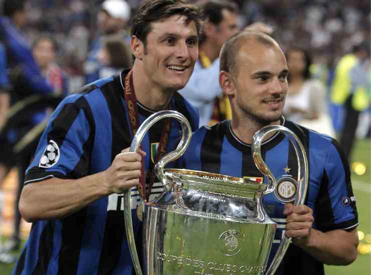 Sneijder e Zanetti festeggiano la Champions League 2010 - credits: Ansa Foto. Il Calcio Magazine