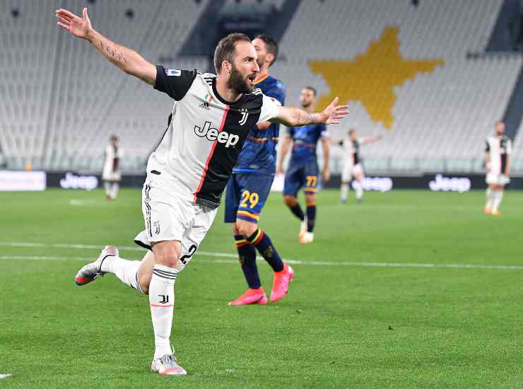 Higuain con la maglia della Juventus - credits: Ansa Foto. Il Calcio Magazine