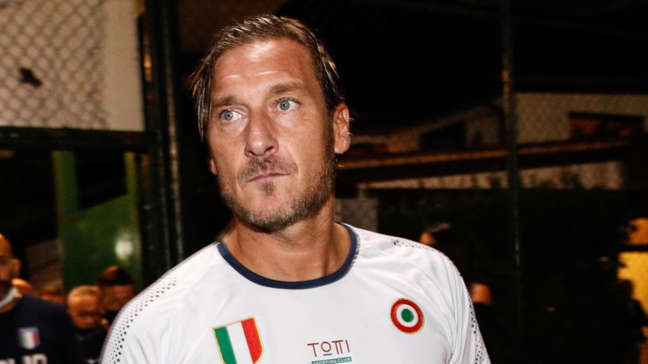 Francesco Totti durante un calcetto (Credit Foto Ansa)