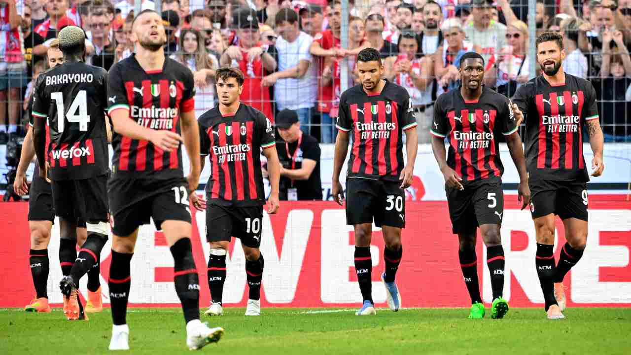 Giocatori del Milan durante un'amichevole estiva (Credit Foto Ansa)